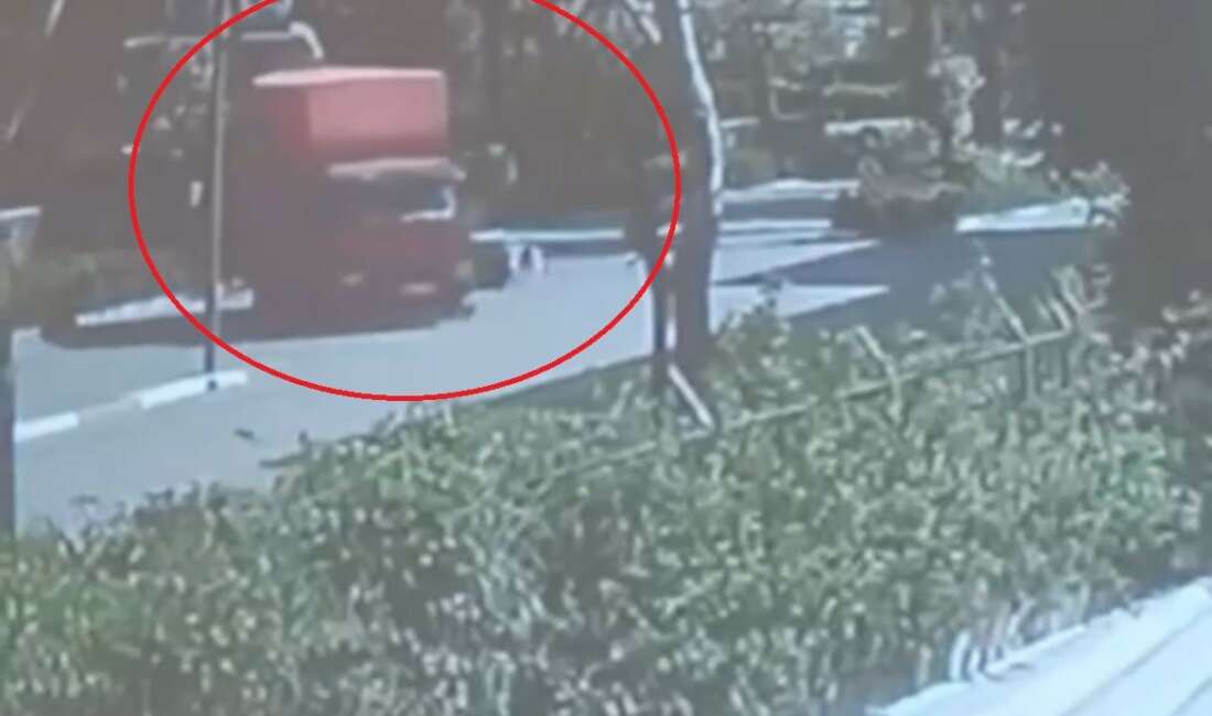 Bursa’da Feci Kaza Anbean Kamerada! Bursa’da cadde üzerinde seyir