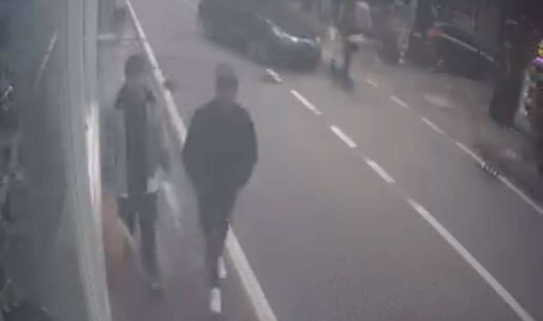 Ani dönüş yapan otomobil scooter sürücüsüne böyle çarptı Bursa'da ani dönüş yapan