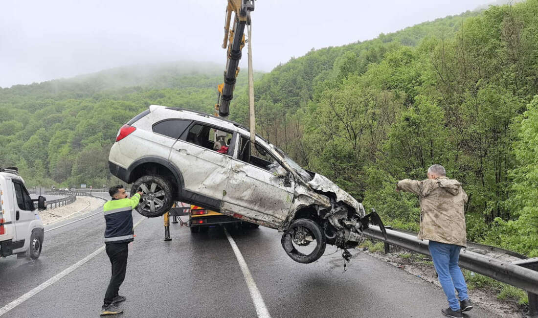 Feci kaza: Araç ormana uçtu, 1 ölü 3 yaralı Bursa'nın İnegöl ilçesinde ormanlık