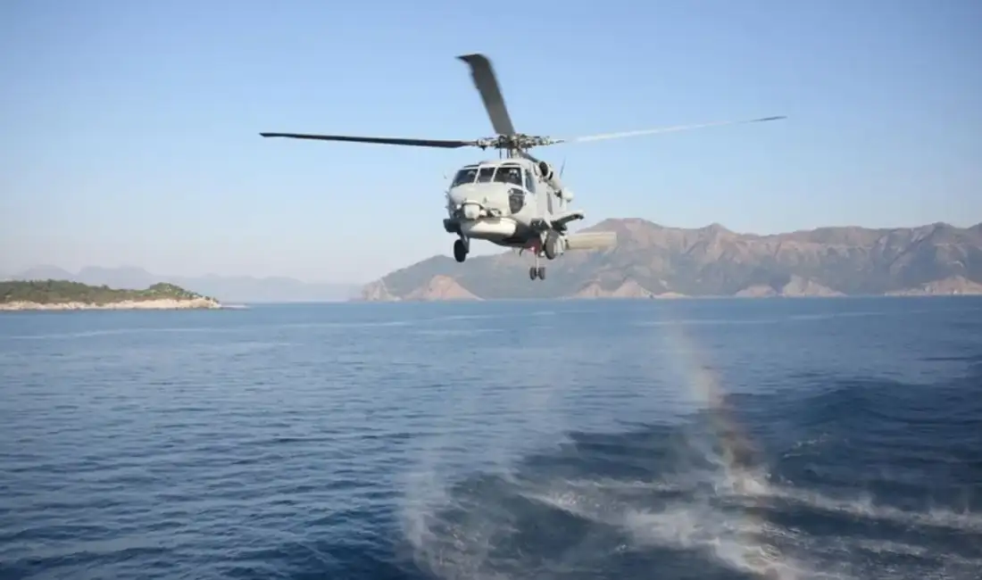 Askeri helikopter tatbikat sırasında denize acil iniş yaptı DENİZKURDU-II/2025 Tatbikatı kapsamında Antalya