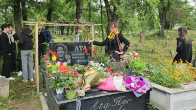 Ata Emre, vefatının 1. yılında mezarı başında anıldı