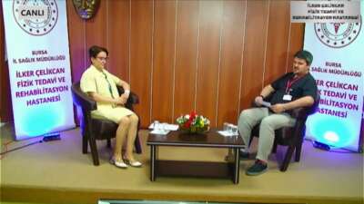 Ayna karşısında duruş bozukluğu skolyozun habercisi olabilir