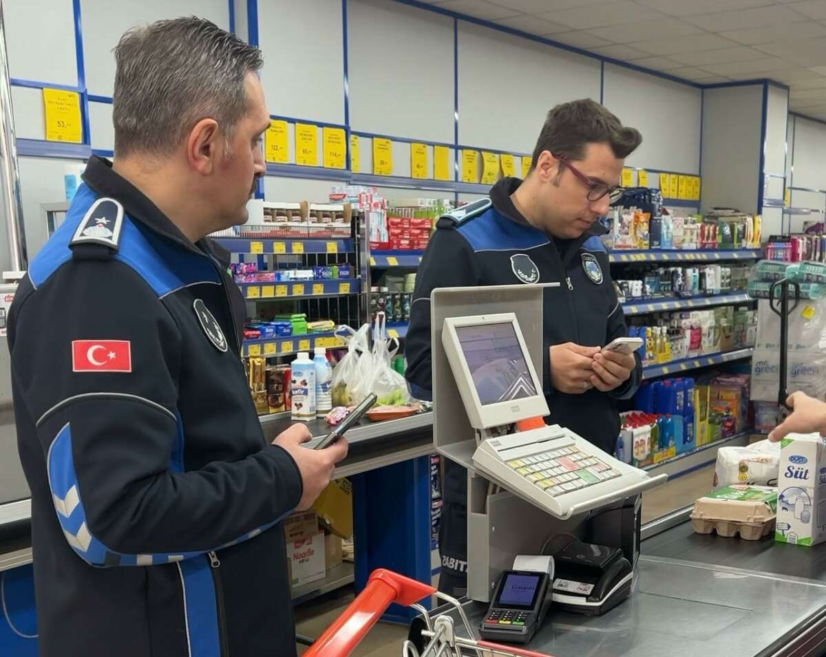 İnegöl Zabıtası Halk Sağlığı İçin Gece Gündüz Görevde
