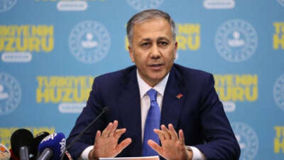 Bakan Yerlikaya duyurdu: Trafik cezaları artıyor, uygulamalar sil baştan değişiyor!