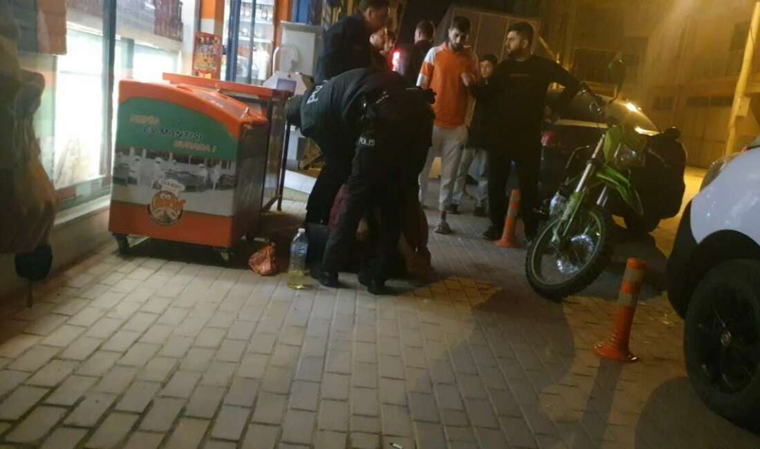 Bakkalı kundaklamaya kalktı, suçüstü yakalandı Bursa'nın İnegöl ilçesinde meydana