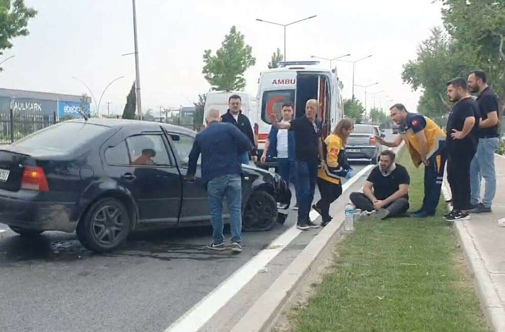 Bariyere çarptı yaralandı Bursa'nın İnegöl ilçesinde meydana