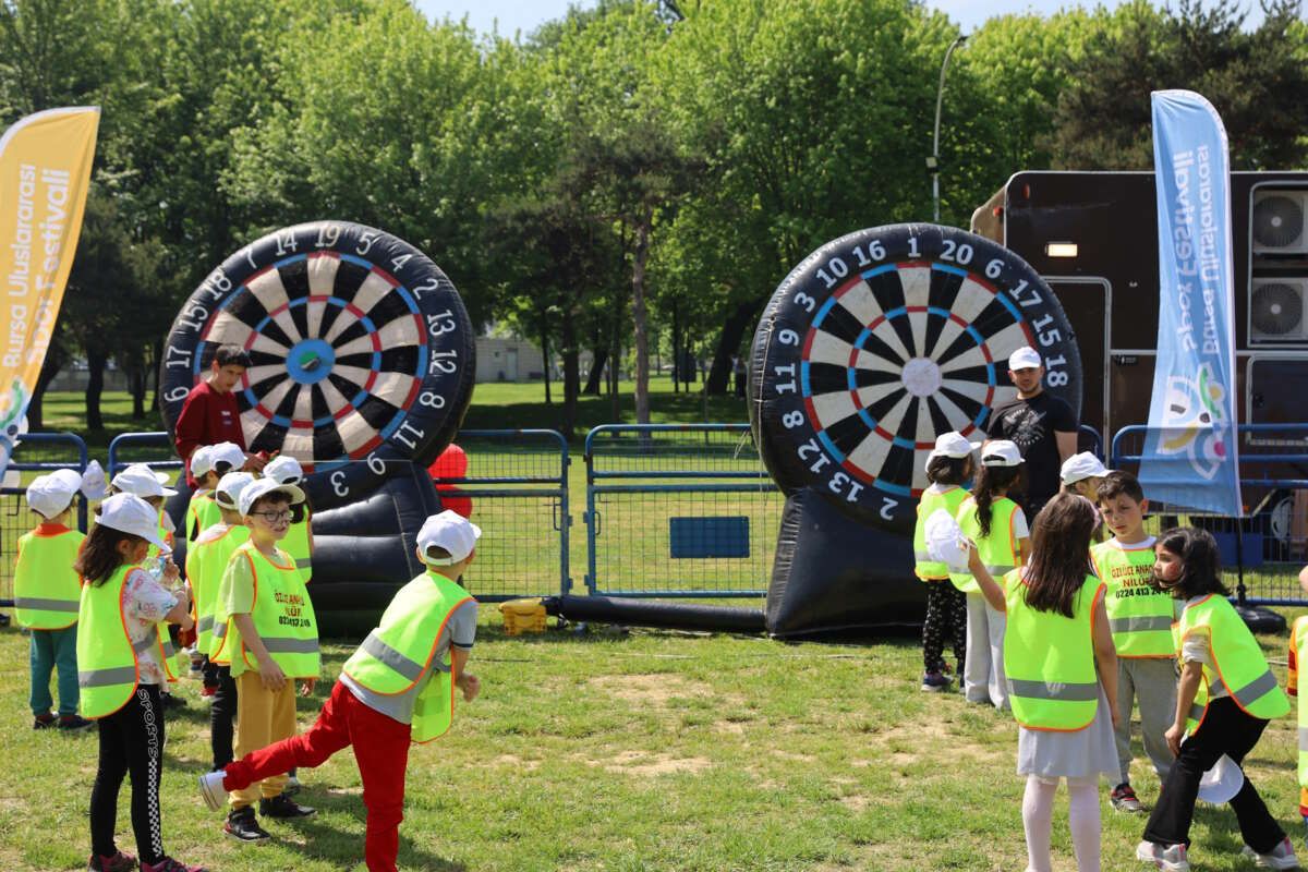 Bursa Uluslararası Spor Festivali’nde çocuklar doyasıya eğlendi