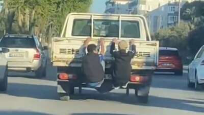 Bursa trafiğinde tehlikeli anlar kameralara yansıdı