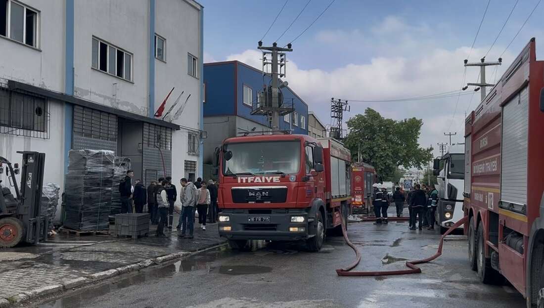 Bursa’da iki fabrikayı etkileyen yangın tamamen söndürüldü Bursa'nın Nilüfer ilçesi Çalı