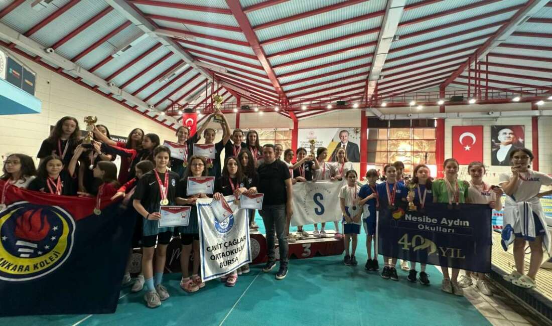 Bursalı öğrenciler yüzmede Türkiye Şampiyonu oldu Mersin'de düzenlenen 'Okul Sporları