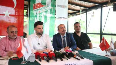 Bursaspor Başkanı Enes Çelik: “Transferde aceleci davranmıyoruz”