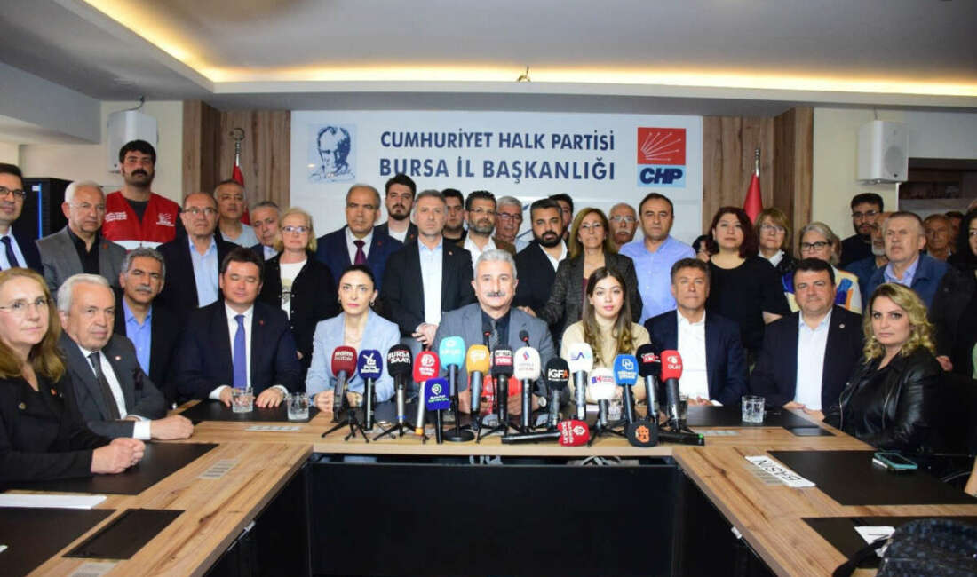 CHP Bursa’dan Özgür Özel’e saldırıya tepki: Korkmayız, yılmayız, geri çekilmeyiz