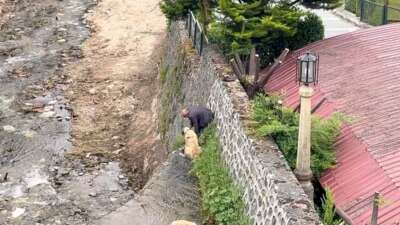 Bursa'nın Osmangazi ilçesinde derede mahsur