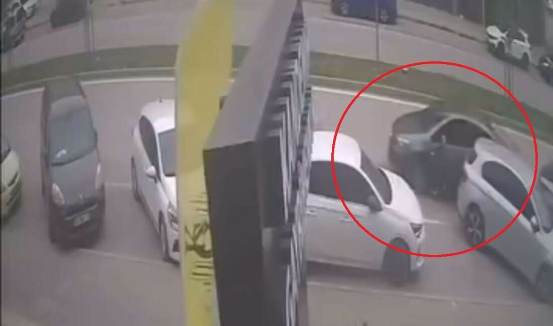 El freni çekilmeyi unutulan araç kazaya böyle karıştı Bursa'da, el freni çekilmeyen