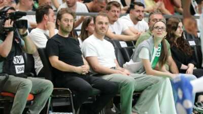 Ertuğrul Ersoy’dan Bursaspor Yörsan’a tribün desteği