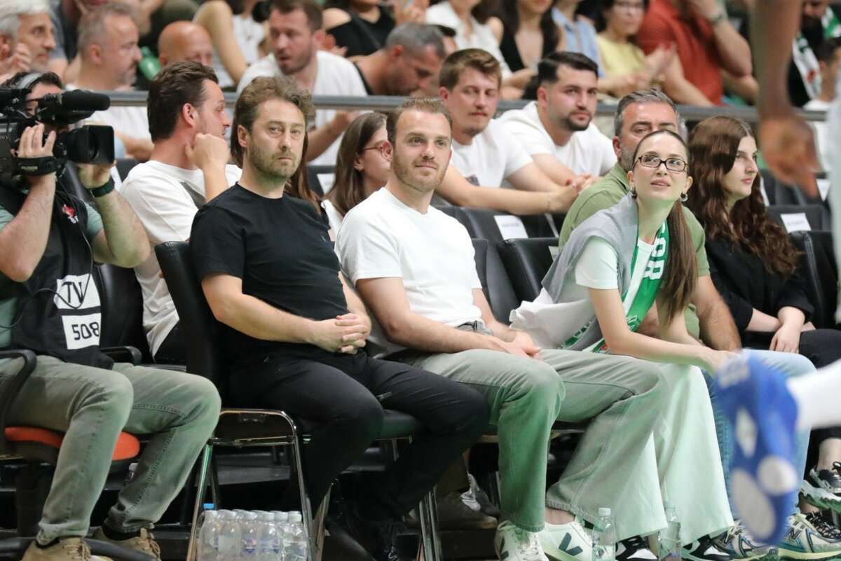 Ertuğrul Ersoy’dan Bursaspor Yörsan’a tribün desteği