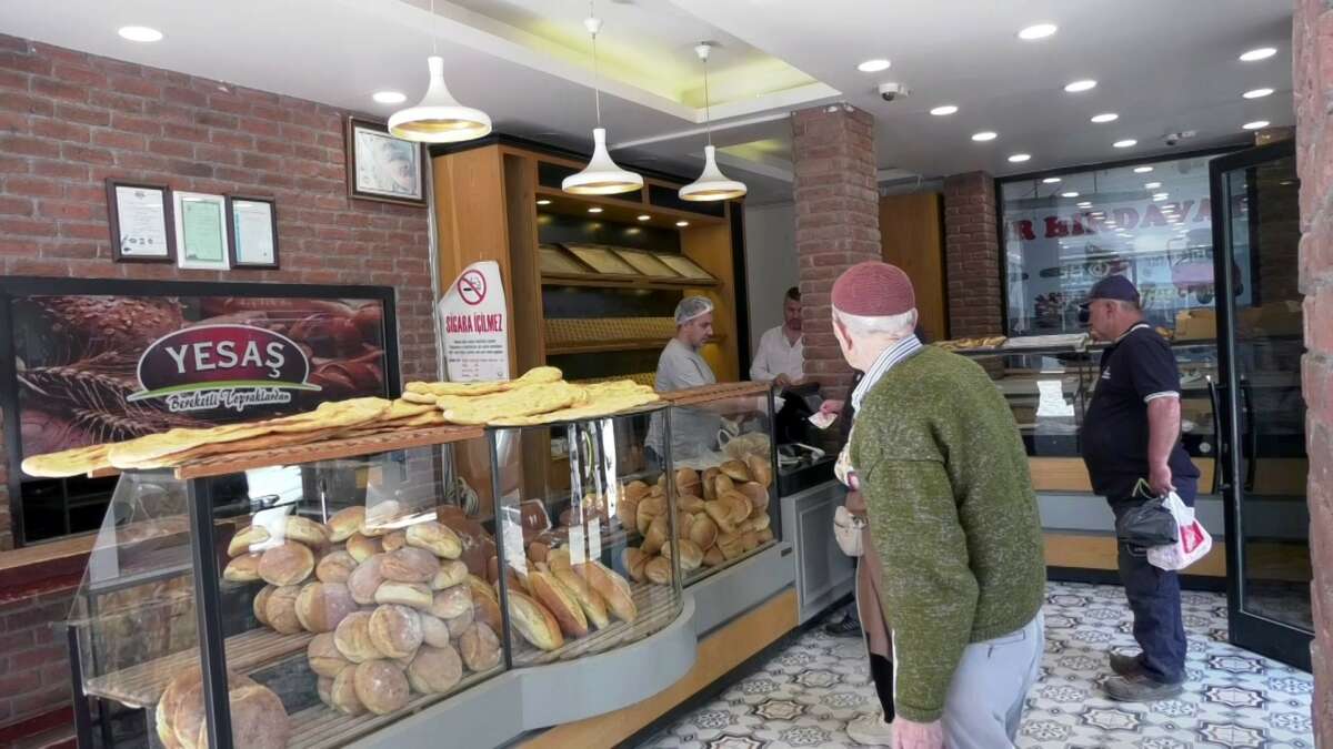 Fırıncılar yetişemiyor: Bu ekmek yok satıyor!