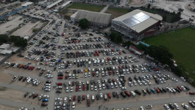  İkinci el oto pazarında bayram havası