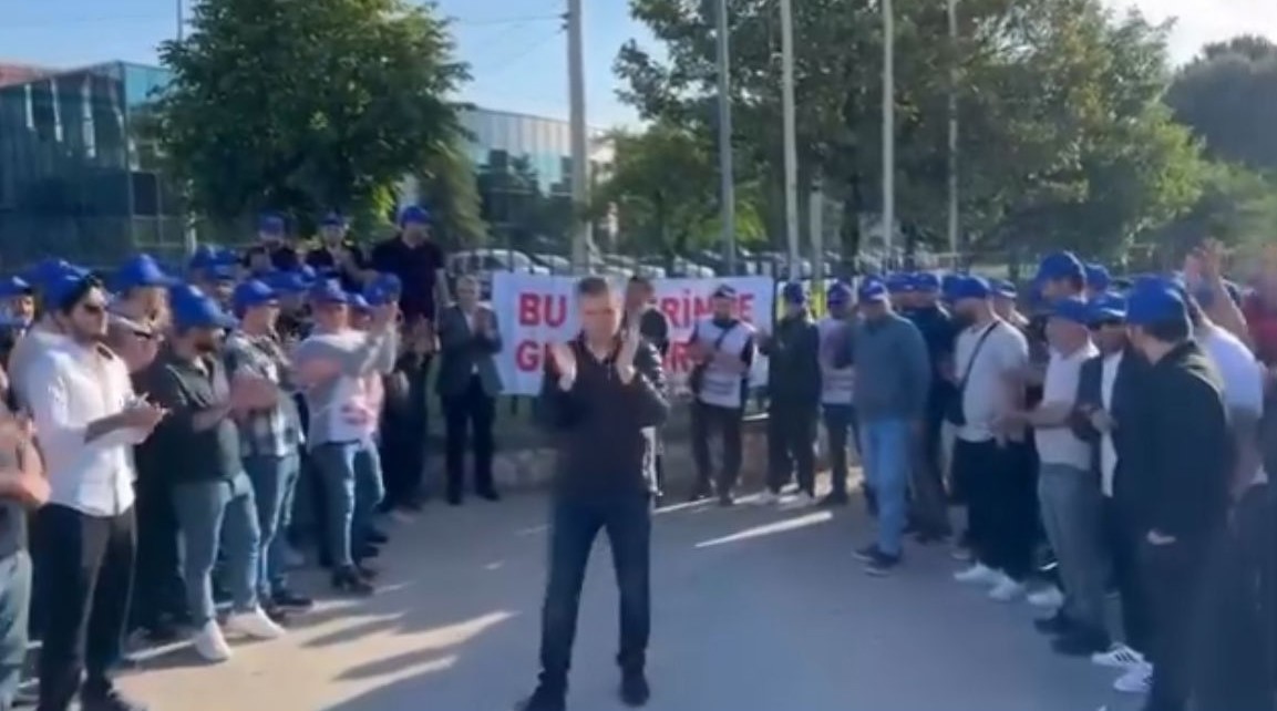  İşçiler maaş ve yan haklarda anlaşamayınca o fabrikada üretim durdu