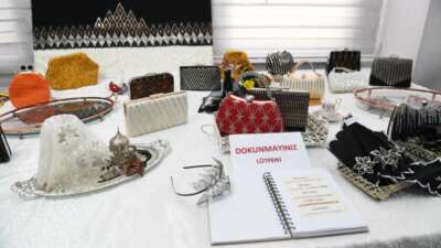 Kursiyerlerin yaptığı ürünler ustaları aratmadı