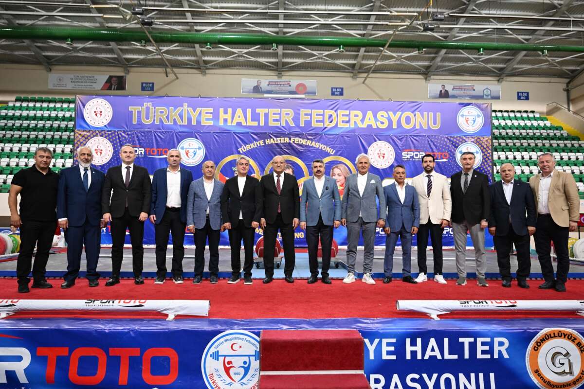 Naim Süleymanoğlu Spor Kompleksi’nde Halter Rüzgarı