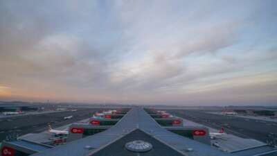 Tüm zamanların transit uçuş rekoru kırıldı