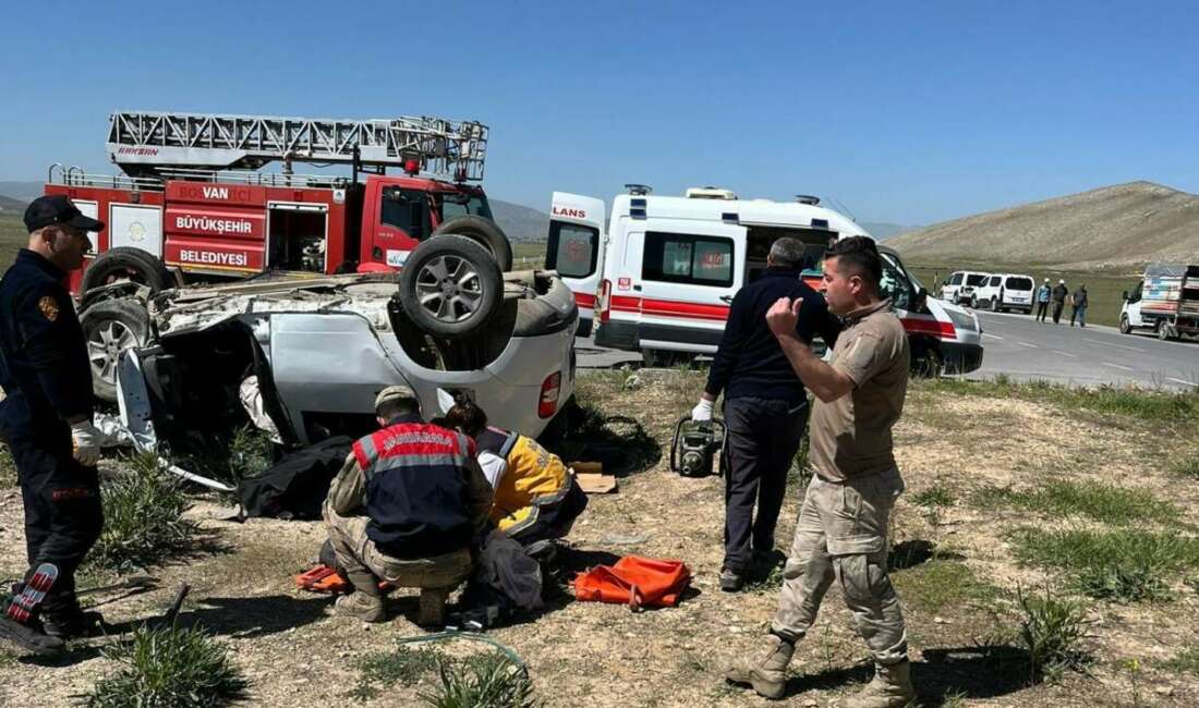 Van’da feci kaza: 4 kişi hayatını kaybetti, 2 yaralı Van'ın Çaldıran ilçesinde 2
