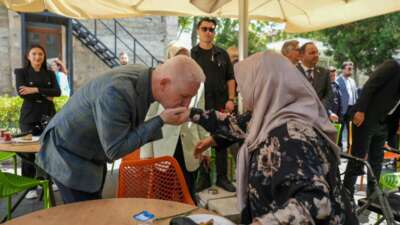 İstanbul Valisi Gül’den bayramın ilk günü anlamlı ziyaret