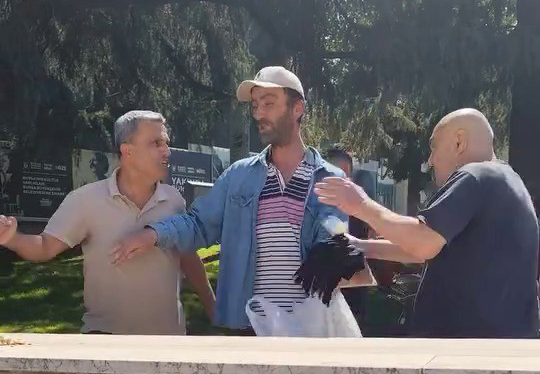 Önce küfürler, sonra yumruklar havada uçuştu Bursa'da iki kişi arasında