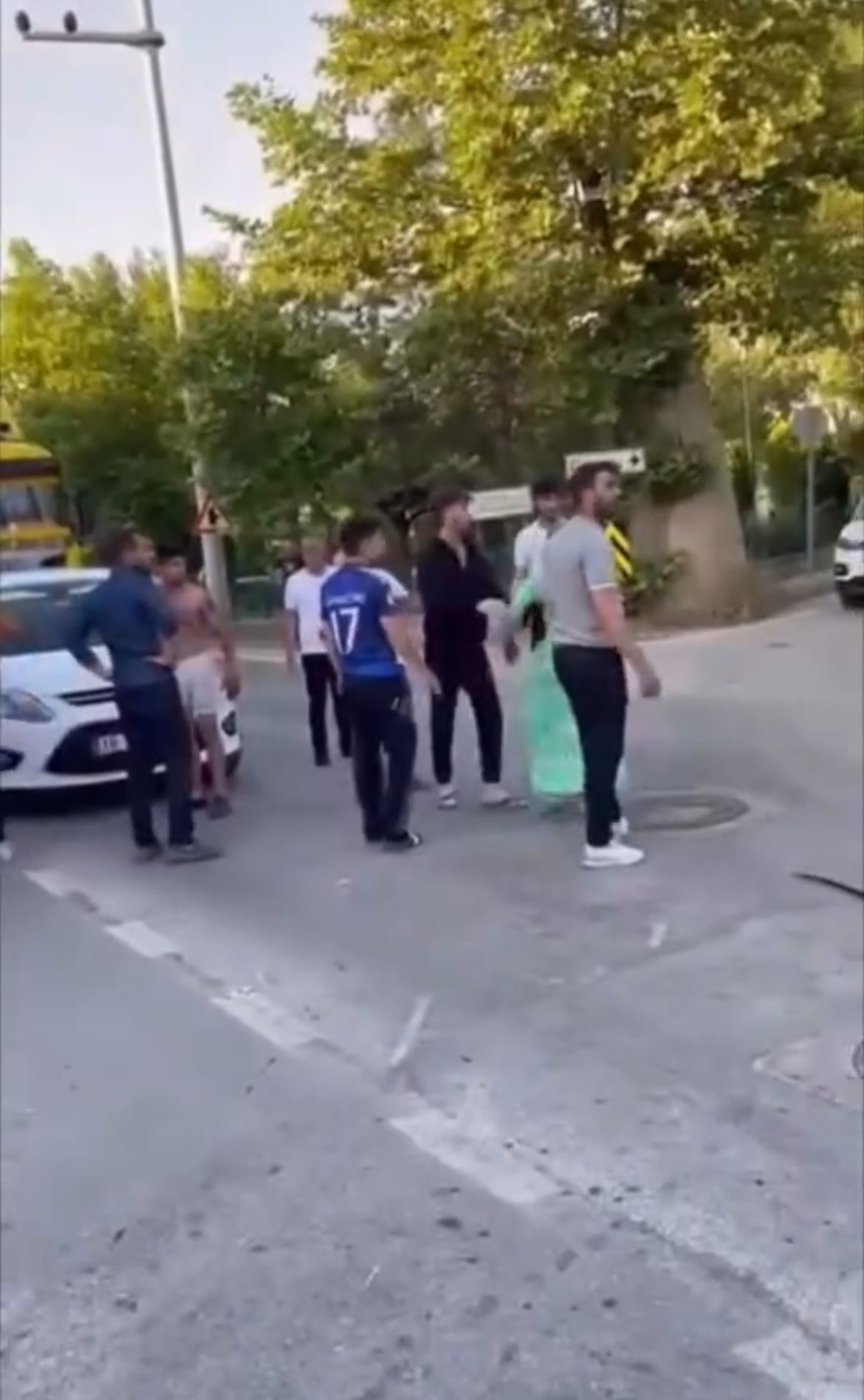 Trafik kazası sonrası bıçaklı kavga: 5 kişilik aile hastanelik oldu