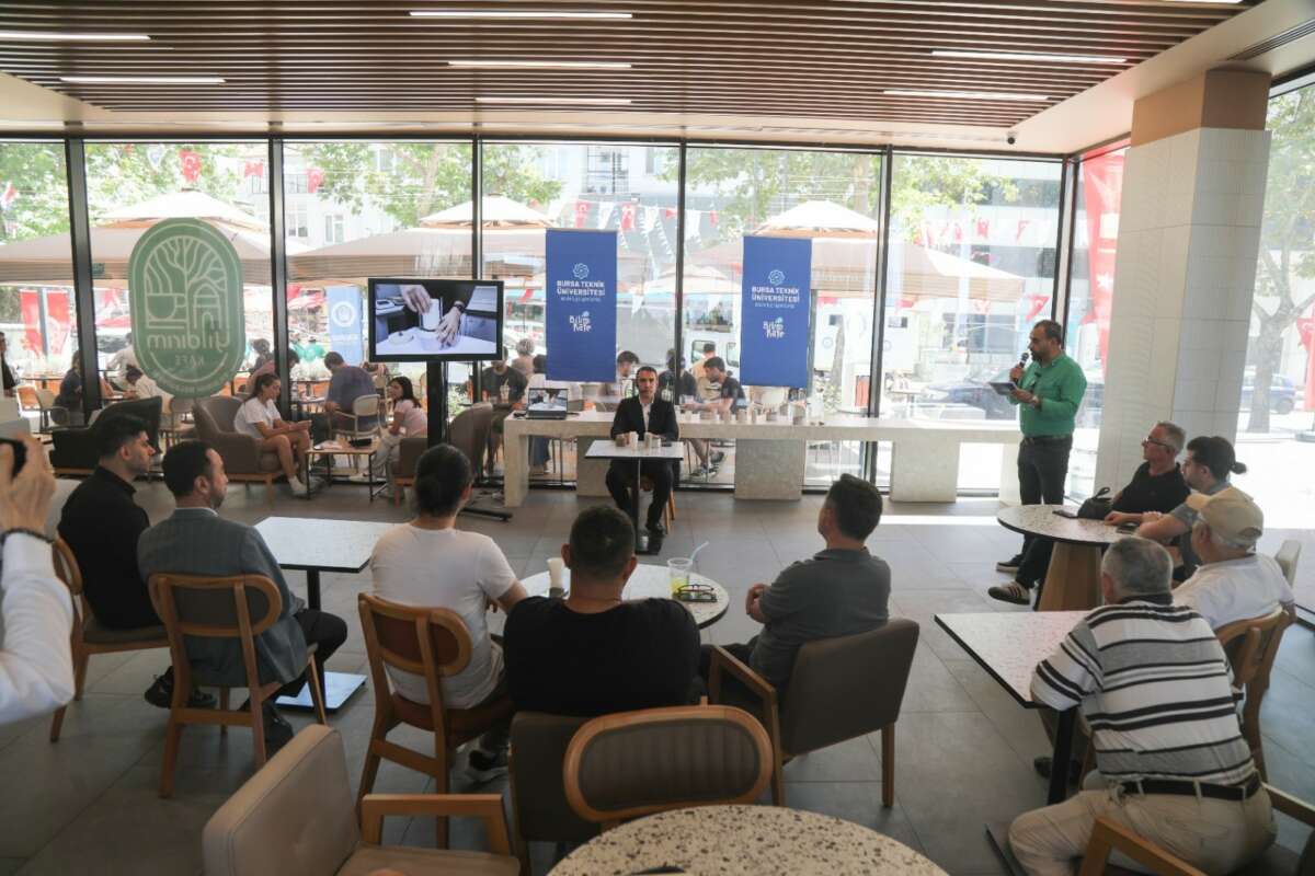 BTÜ’den toplumla bilimsel buluşma: Bilim Kafe’nin ilk etkinliği gerçekleşti