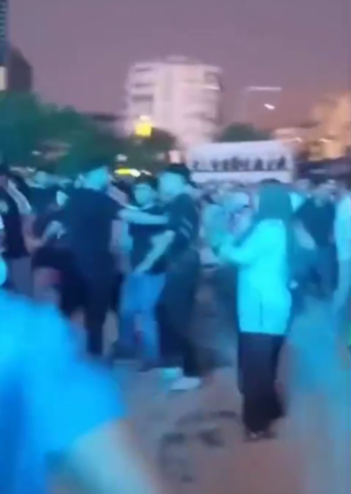 Bursa’da Buray konserinde kavga çıktı: O anlar kamerada