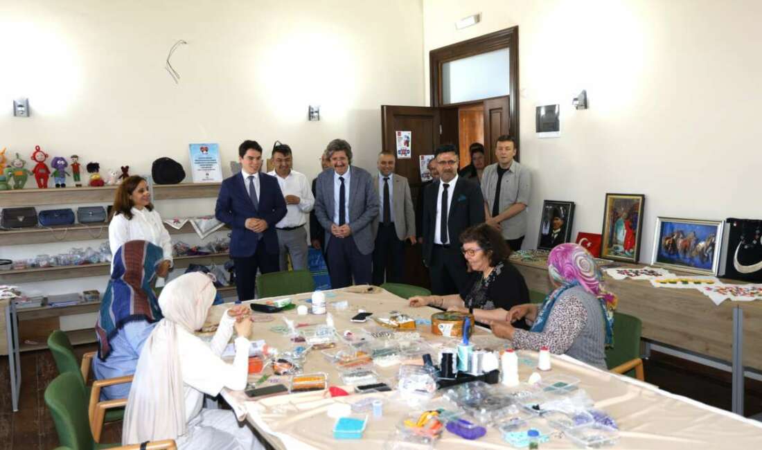 Bursa Uludağ Üniversitesi (BUÜ) yöneticileri,