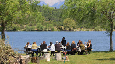 Babaannesinin tarlasına tesis kurdu Kuveyt ve Katarlıları konuk ediyor