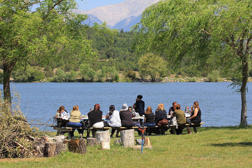 Babaannesinin tarlasına tesis kurdu Kuveyt ve Katarlıları konuk ediyor