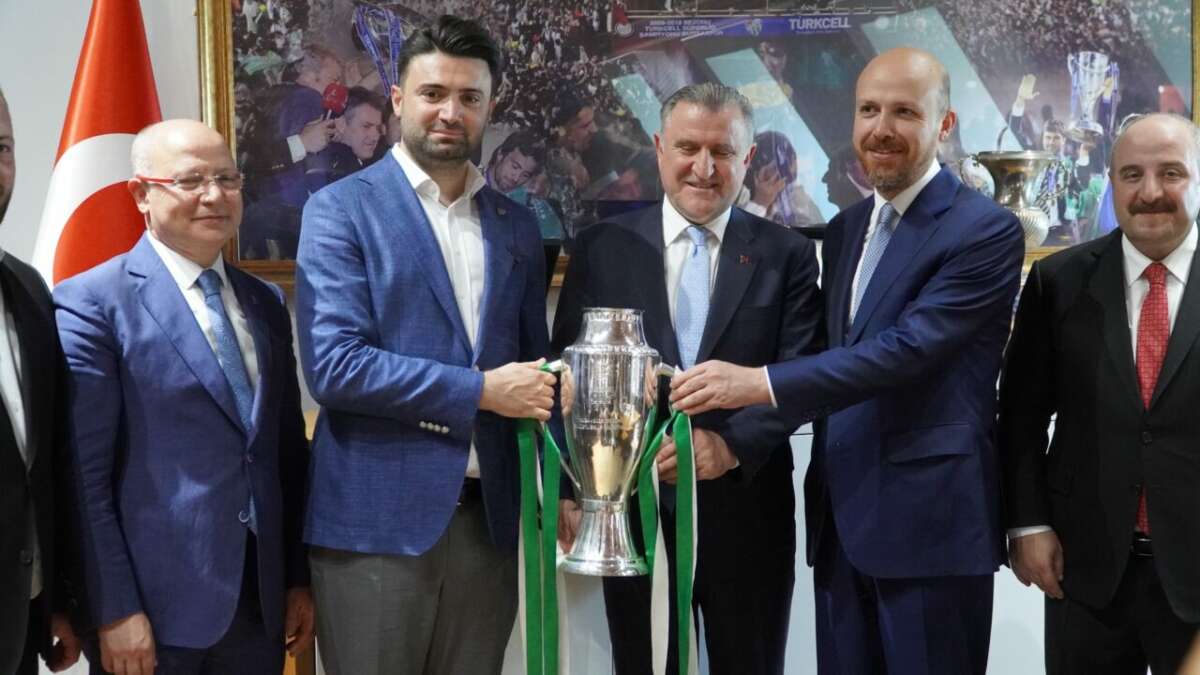 Bakan Osman Aşkın Bak: “Süper Lig, Bursaspor’u hasretle bekliyor”