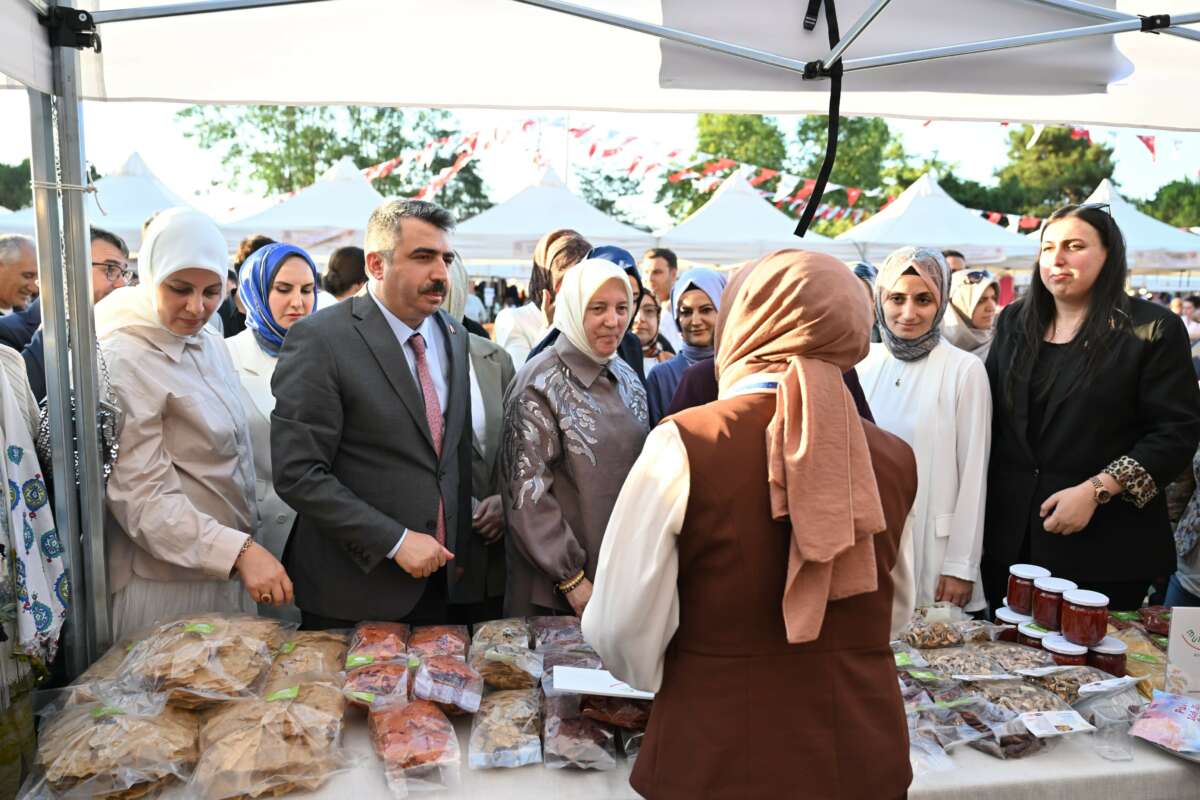Bursa’da deprem bölgesi kadınlarının El Emekleri Festivali’ne büyük ilgi