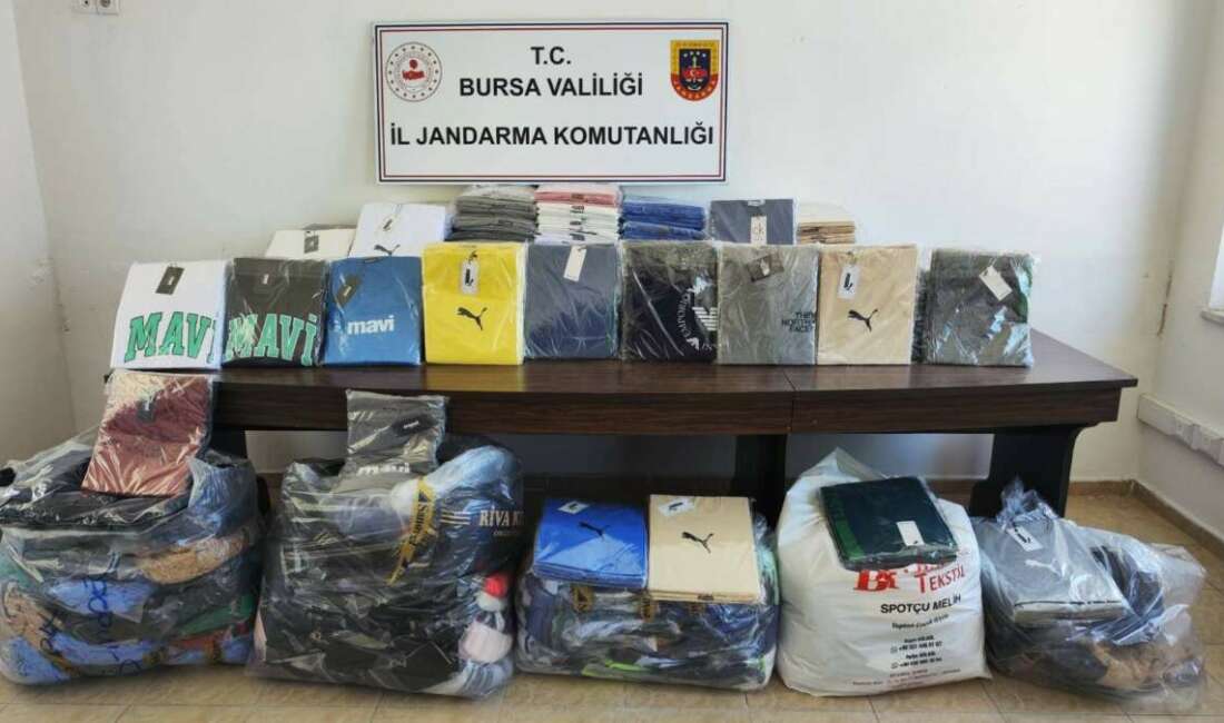 Bursa’da kaçak kıyafet operasyonu: 2 milyon TL değerinde malzeme ele geçirildi Bursa'nın İnegöl ilçesinde jandarma