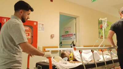 Bursa’da balkondan düşen 2 yaşındaki çocuk ağır yaralandı