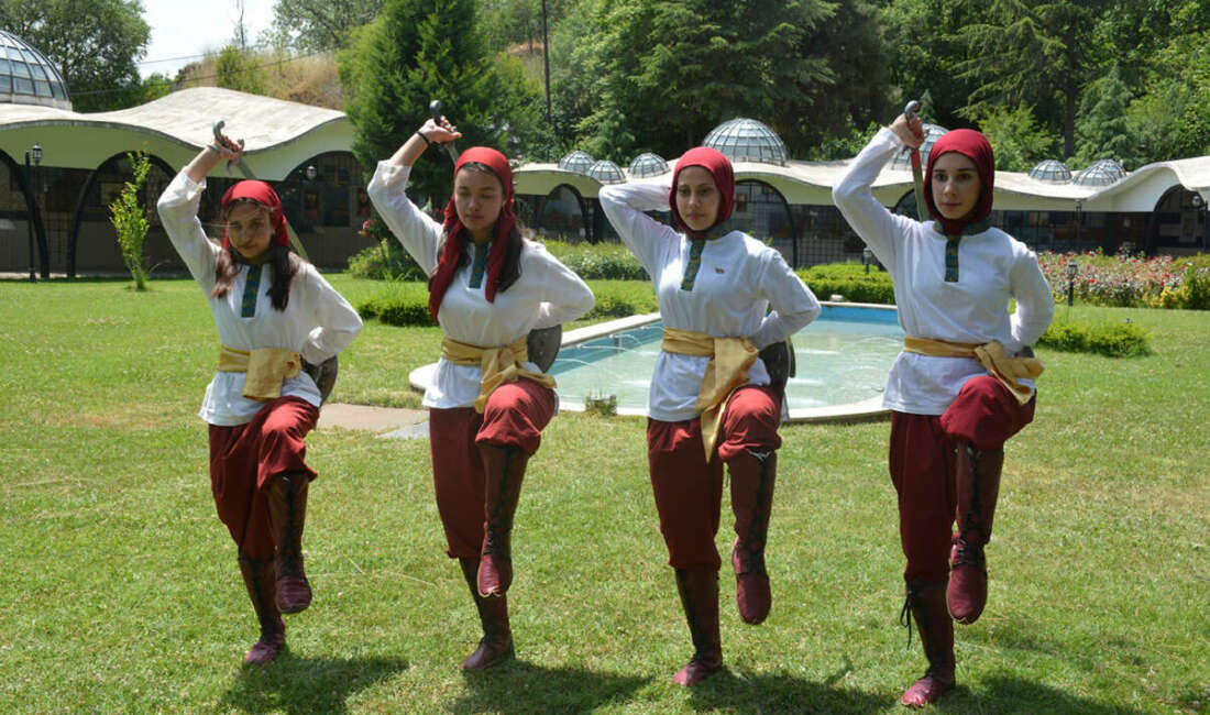 Yaşları 12 ile 20