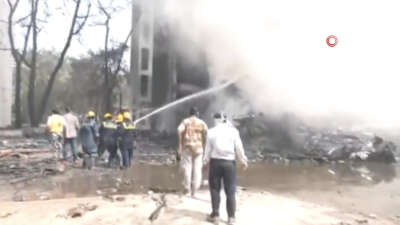 Hindistan’da yolcu uçağının kalkıştan saniyeler sonra düştüğü belirlendi