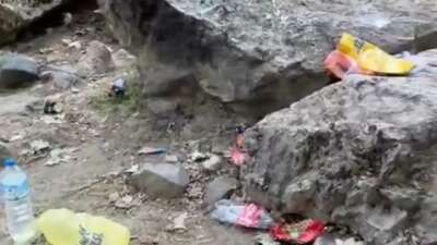 Herkesin gelip görmek istediği şelaleyi, çöplüğe çevirdiler