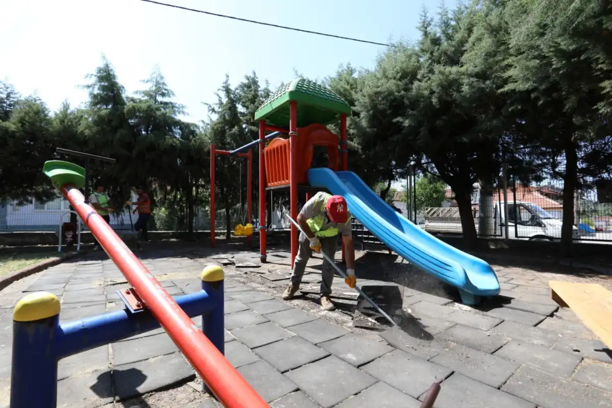 İnegöl Belediyesi’nden Tahtaköprü Mahallesine hizmet hamlesi