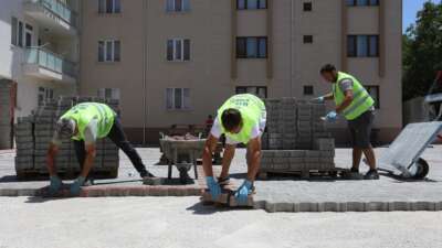 İnegöl’ün Çıkmaz sokakları ücretsiz otoparka dönüşüyor