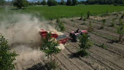 İnegöl’ün verimli arazilerinde taş devri bitti