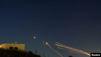 İsrail ordusu, İran'ın İsrail'e doğru 100'den