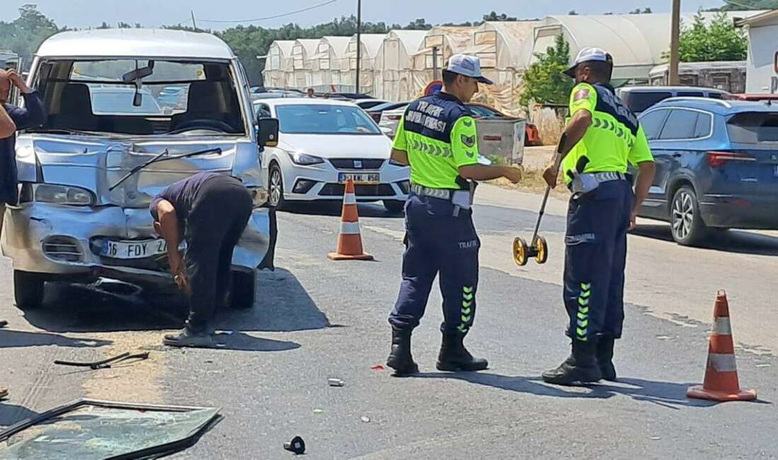 Trafik kazası: 1 yaralı İznik ilçesinde, önündeki kamyonete