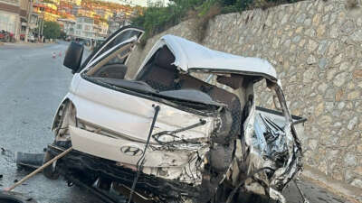  İznik’te tır ile kamyonet çarpıştı: 1 ağır yaralı