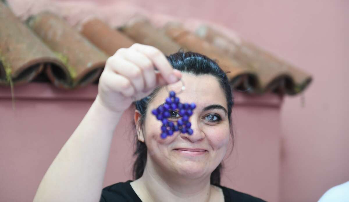 Kadınlar ürettikleri anahtarları kadınlara hediye ediyor