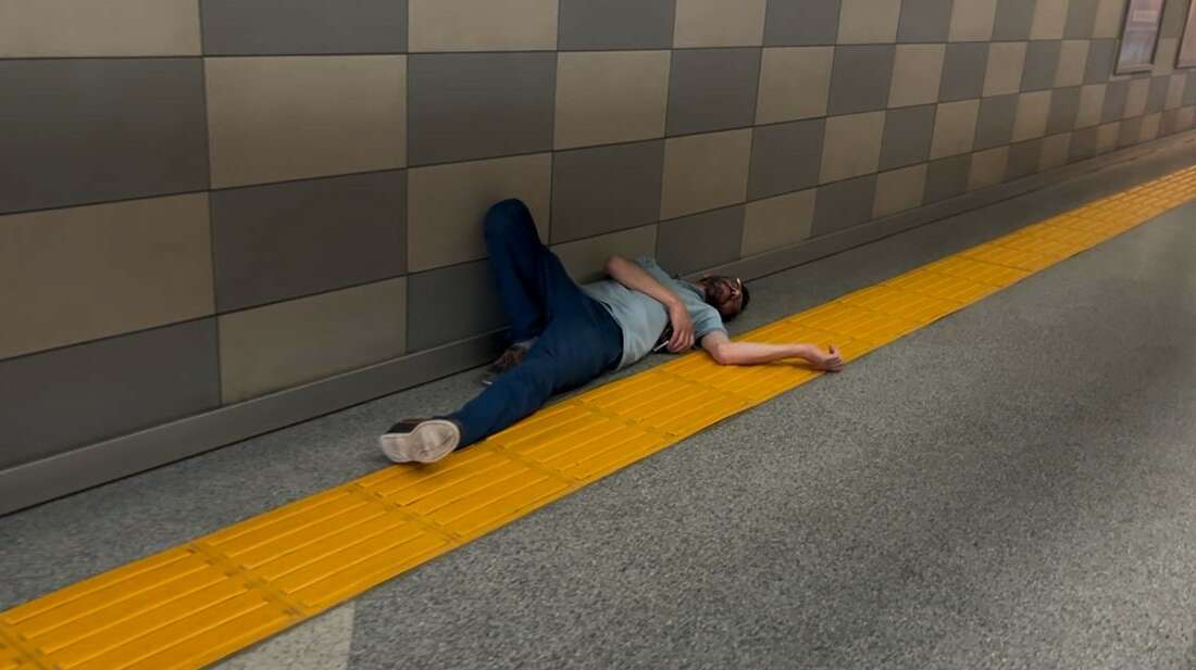  Bursa’da bir şahıs metro